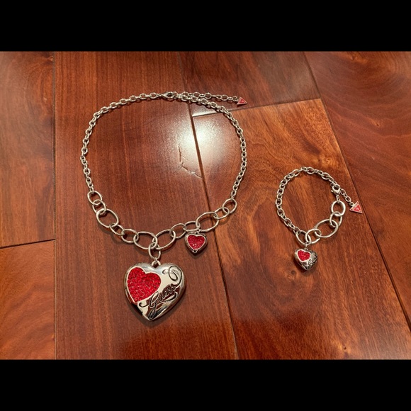 NEW GUESS Necklace & Bracelet Set - Picture 2 of 5